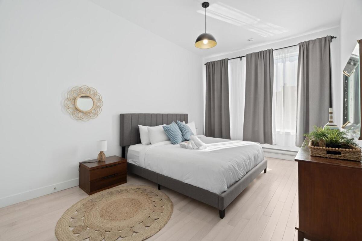 Apartamento New Modern 2bdr In Little Italy Montreal